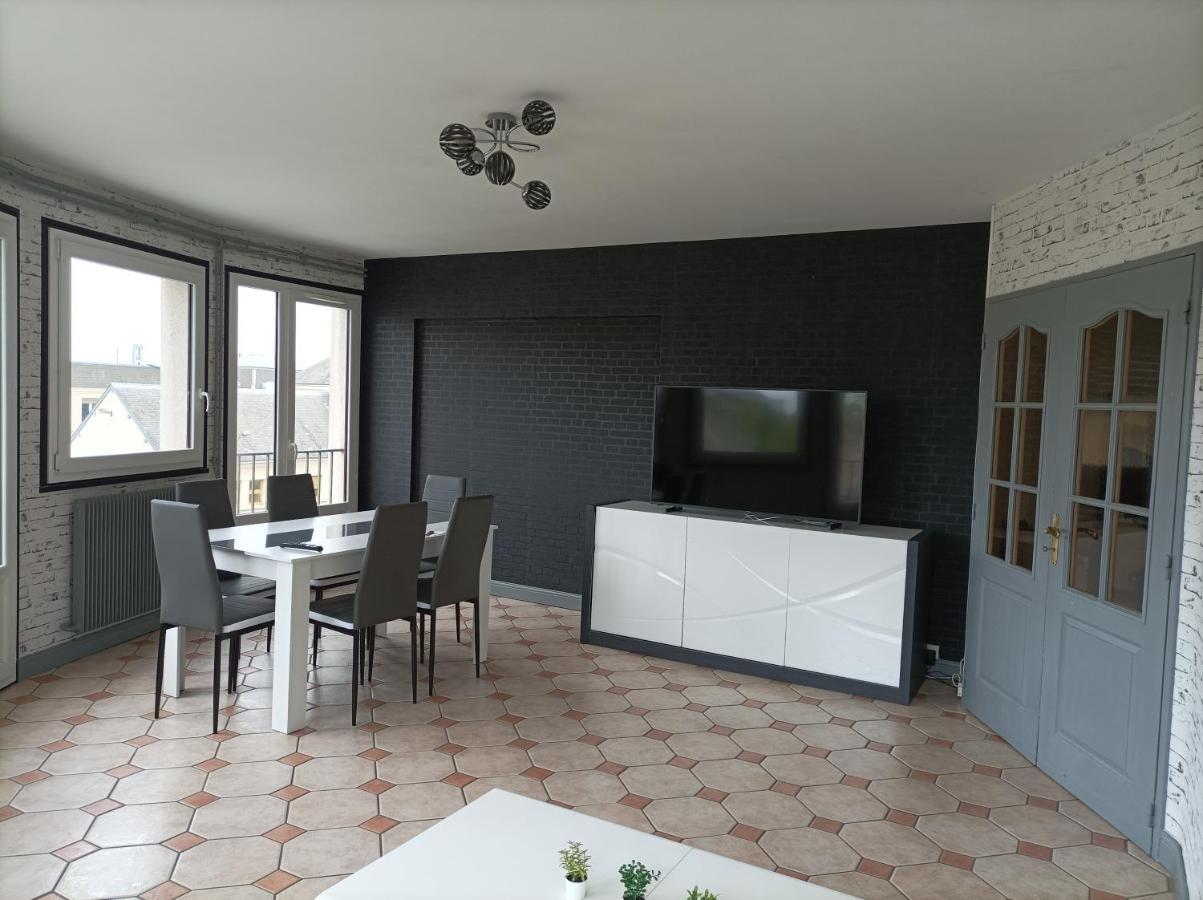 Joli Appartement Type 5 En Centre Ville Châteauroux Екстериор снимка