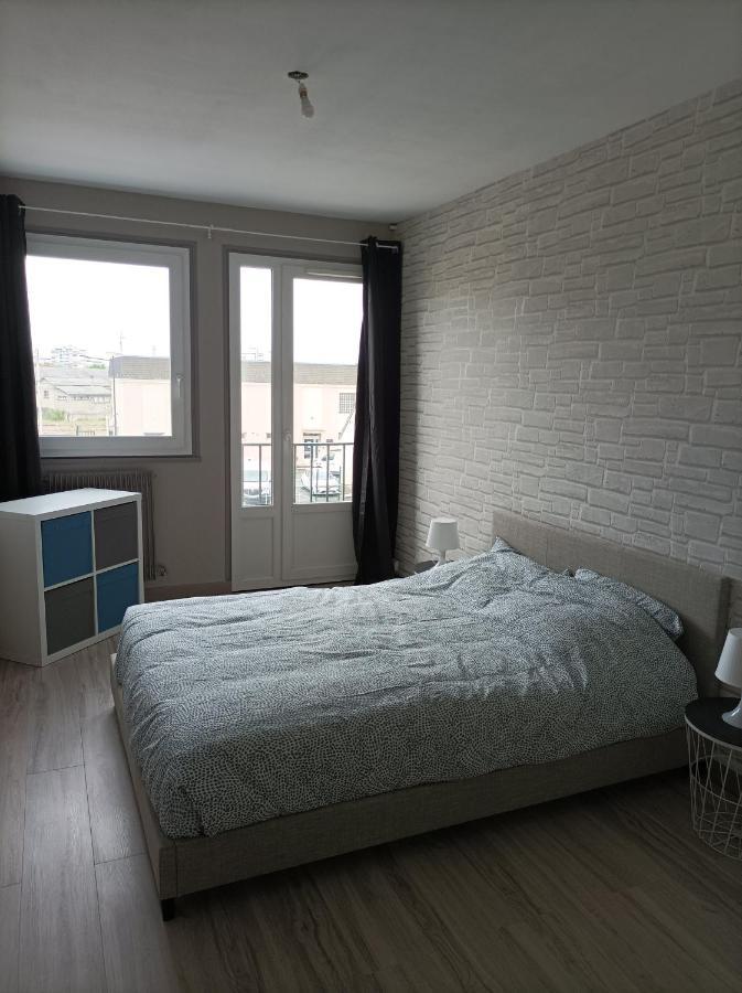 Joli Appartement Type 5 En Centre Ville Châteauroux Екстериор снимка