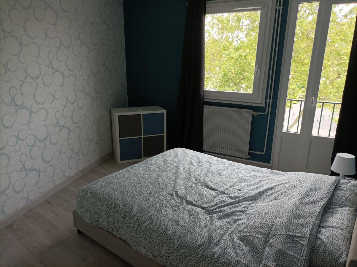 Joli Appartement Type 5 En Centre Ville Châteauroux Екстериор снимка